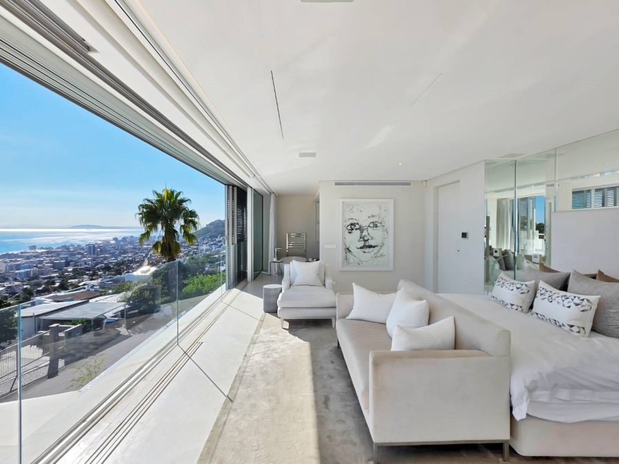 5 Bedroom Property for Sale in Fresnaye Western Cape